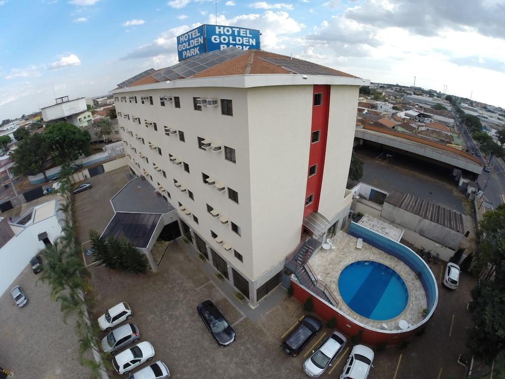 Hotel Golden Park Uberaba By Nacional Inn Extérieur photo