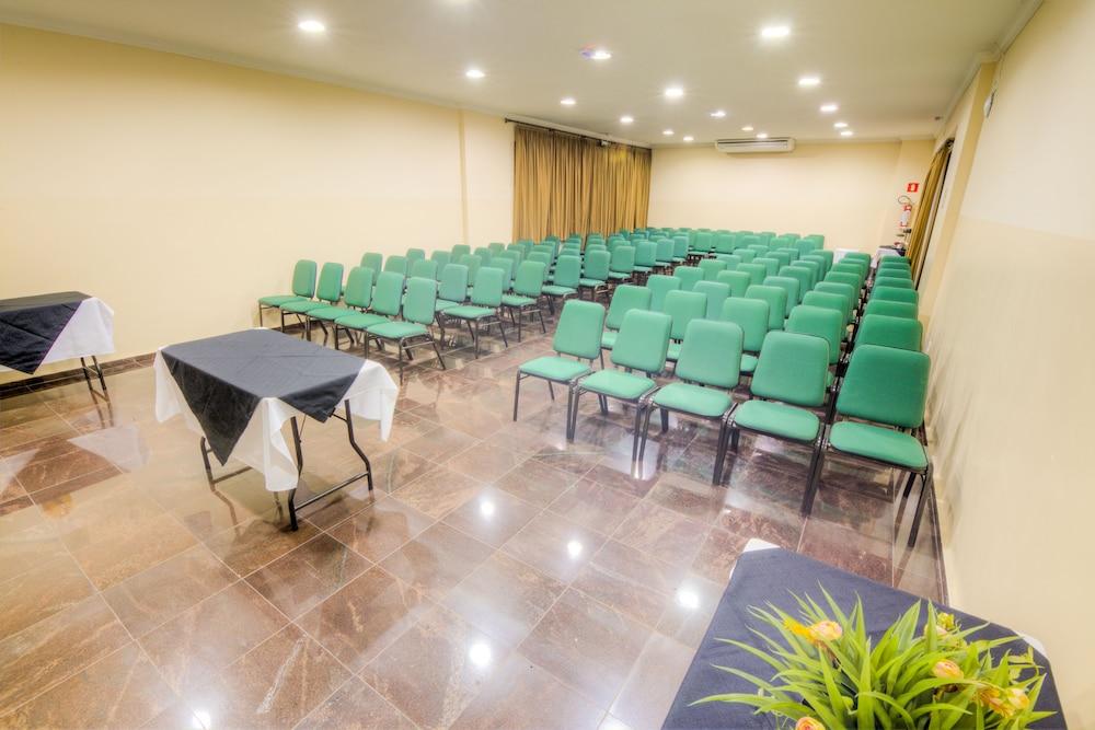 Hotel Golden Park Uberaba By Nacional Inn Extérieur photo