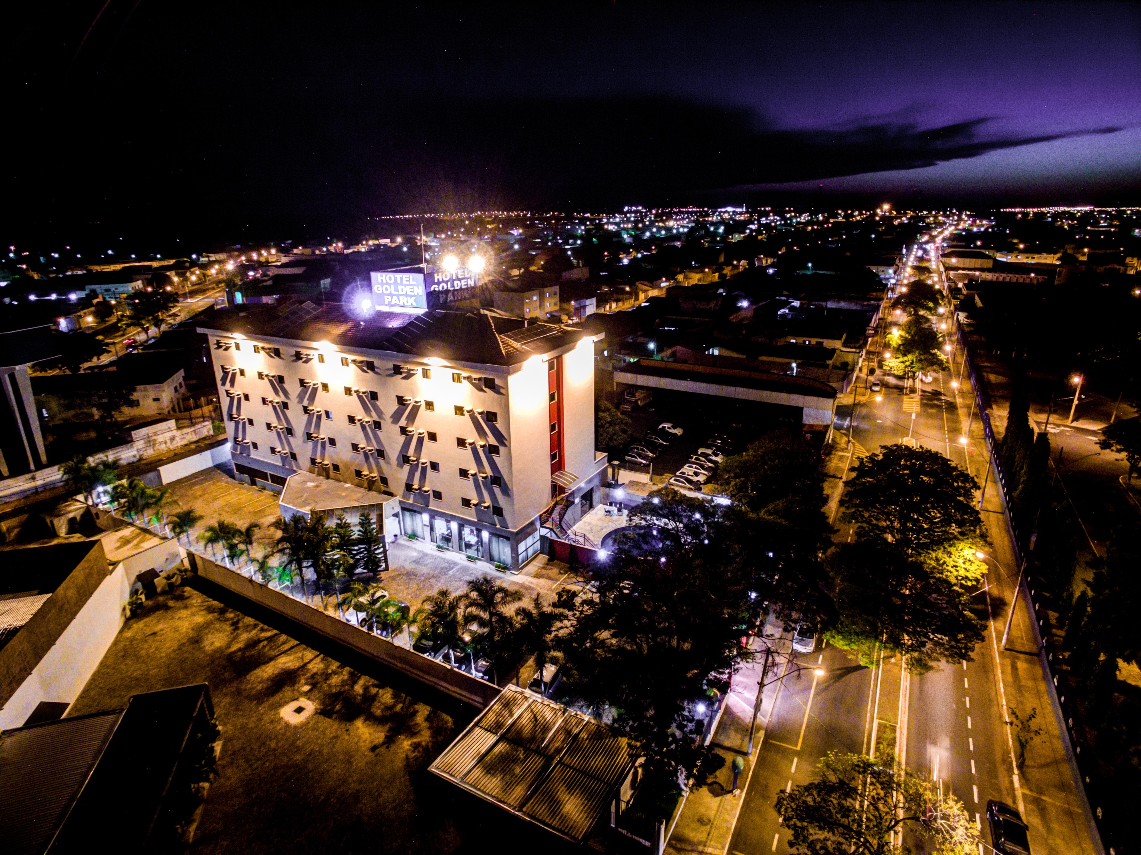 Hotel Golden Park Uberaba By Nacional Inn Extérieur photo
